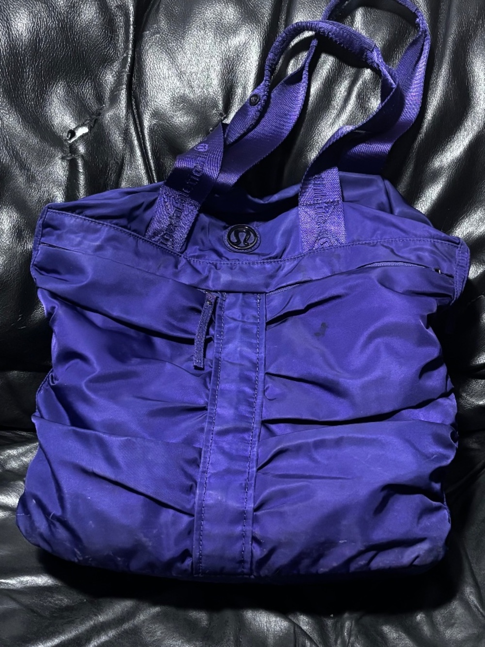 Lululemon purple duffle bag